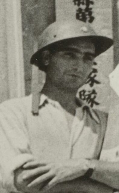 War photographer Robert Capa during the Chinese-Japanese war, RP-F-2012-140 (cropped)