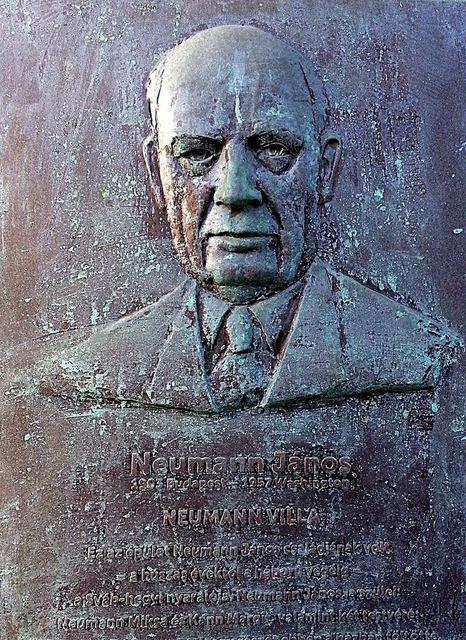 Neumann János emléktáblája XII kerület Eötvös út 13